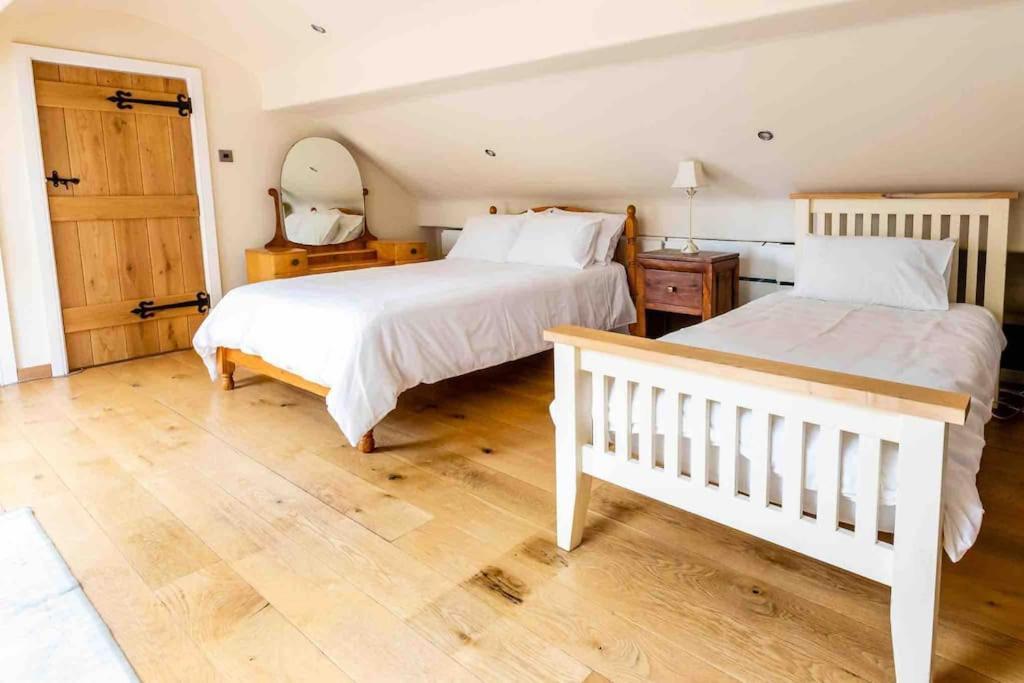 Four Bed Barn Conversion Junction 37 38 M1 บาร์นสลีย์ ภายนอก รูปภาพ